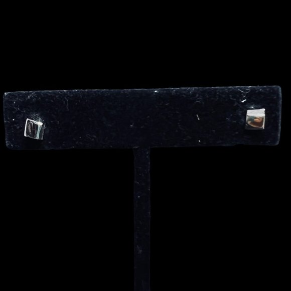 Lot Of 6 Silver Tone Pierced Earrings (4579) - Picture 6 of 8